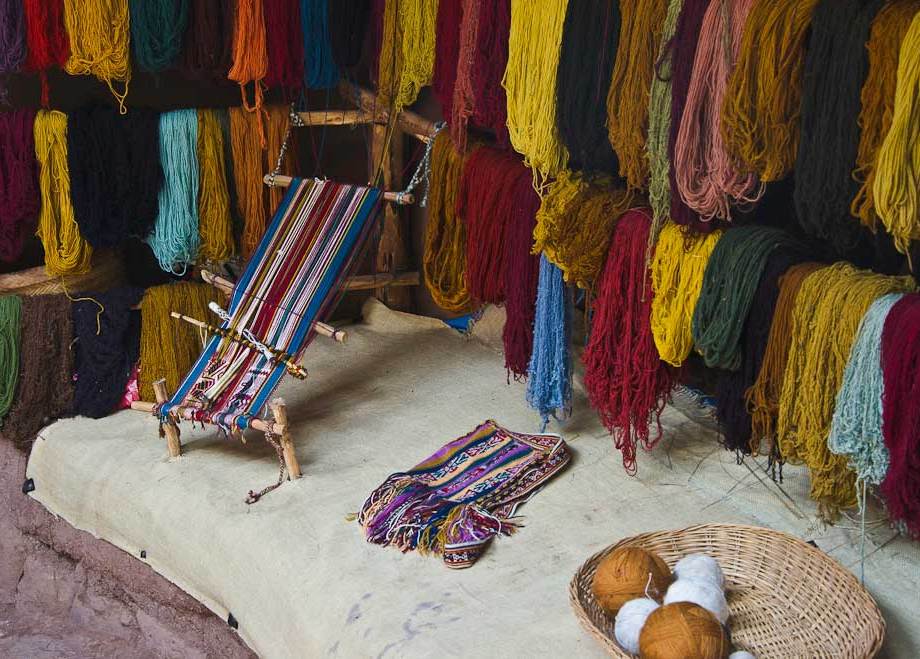 Backstrap loom, Natural dyed yarn