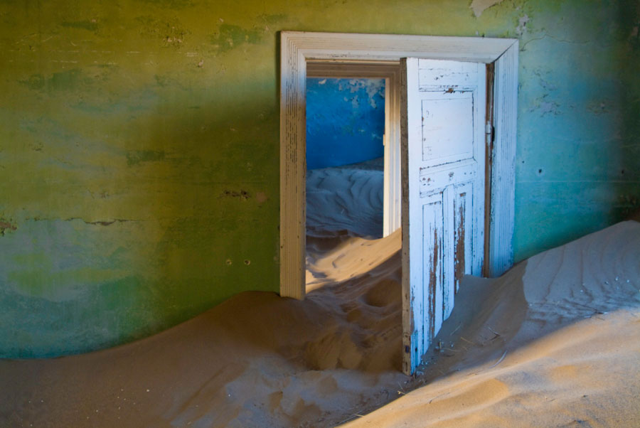 Colours of Kolmanskop