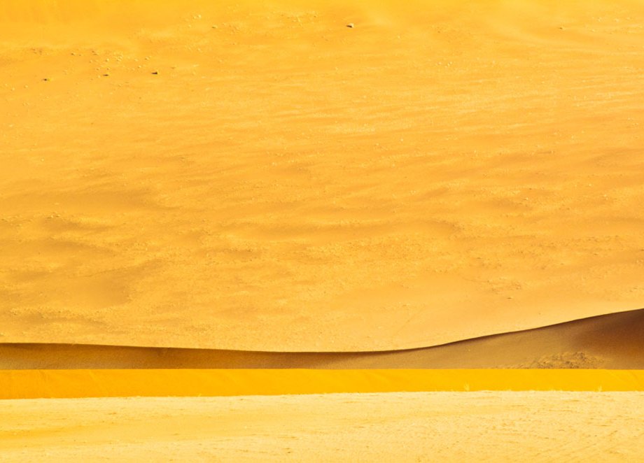 Lines and spaces in the dunes