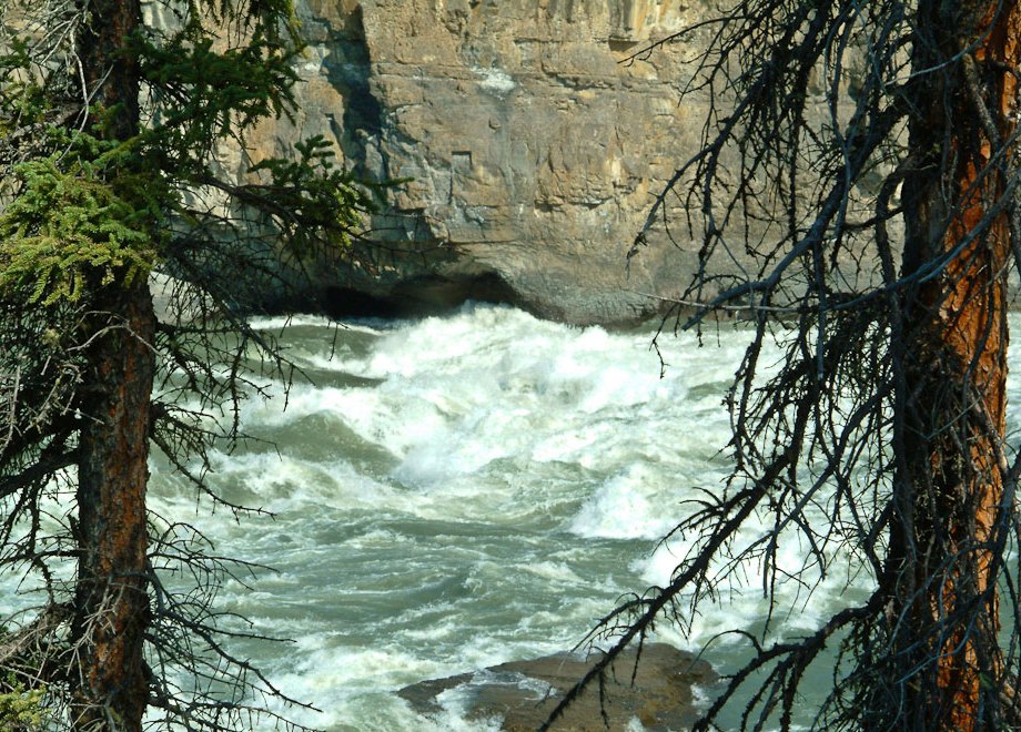 Standing waves, Nahanni River