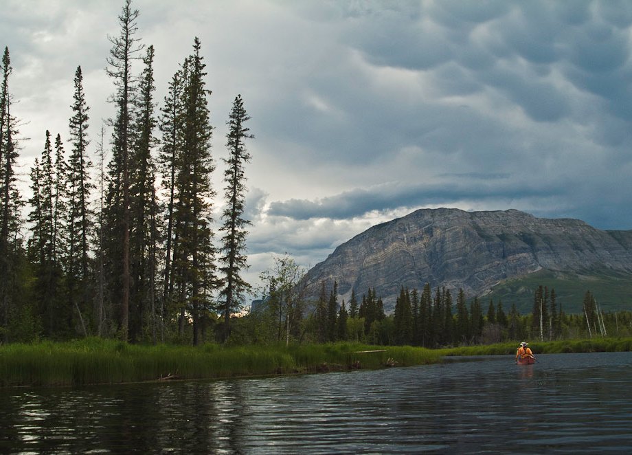 Canoeing into Little Doctor Lake, NWT